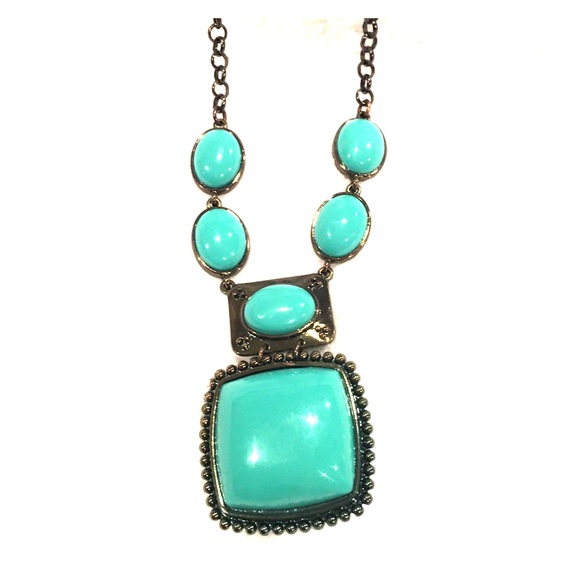 Jewelry - ❤️free with purchase! Turquoise costume necklace